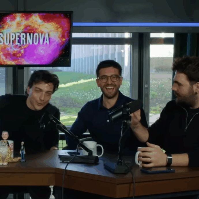 “Quando lo senti mh mh mh mh, dopo un minuto e mezzo ti rompi i coglioni”, “Non si imitano gli altri artisti”: Boschetto de Il Volo critica e imita Bad Bunny ospite da Cattelan