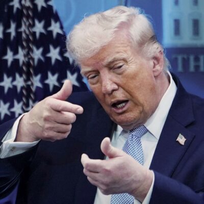 Copertina di Idillio finito: Papa Leone e guerra in Iran, Trump silura Meloni. “Mi ero sbagliato, sono scioccato”