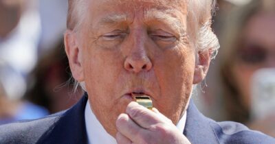 Copertina di “Uno squillo” a Donald, il nuovo format del potere a Washington