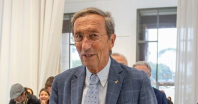 Copertina di “Giorgia ha fatto bene. Il presidente Usa ormai è senza una via d’uscita”