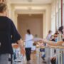 Copertina di Maturità a basso costo: meno soldi e meno commissari, pagati (poco) come nel 2007