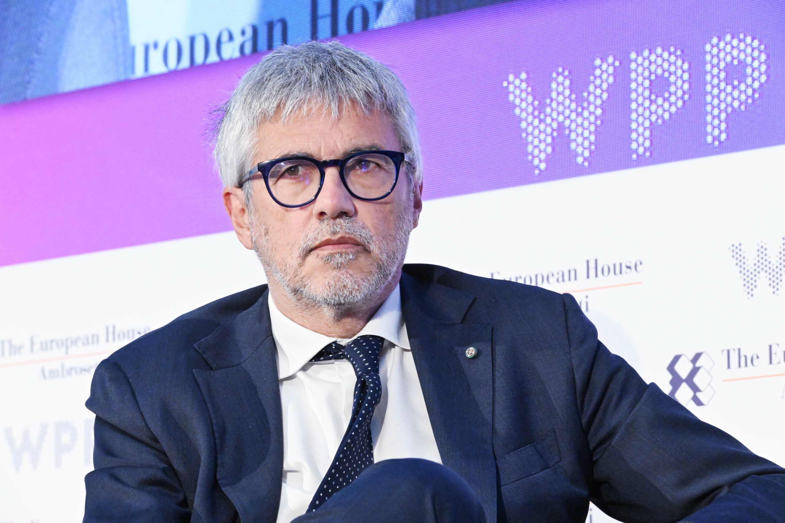 Copertina di Tessere vip al Garante Privacy, si dimette l’ex ad di Ita Lazzerini: è indagato per corruzione insieme all’ex socio di Scorza