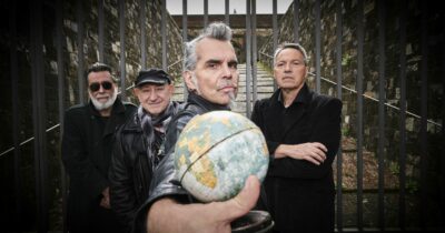 Copertina di “Politici e governi sono manovrati dai poteri occulti. Dobbiamo insorgere e farci sentire. Ai ragazzi diciamo ‘bisogna farsi il c**o!'”: il ritorno dei Litfiba – IL VIDEO