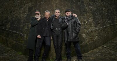 Copertina di Litfiba: “I ragazzi hanno dato una potentissima stivalata alla Meloni vincendo il referendum. Noi vecchi sempre a dire che questi non fanno un cacchio ma hanno deciso di andarsi a prendere qualcosa”