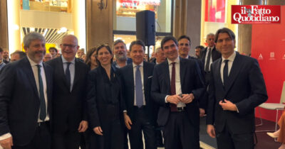 Copertina di Conte riunisce il campo progressista alla presentazione del suo libro: “Primarie? Prima serve il progetto, ma non saranno divisive”