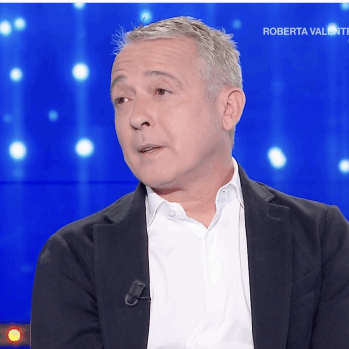 “Dopo la morte di mamma, mi sono sottoposto a una potente cura farmacologica con uno psichiatra. Ma il primo giorno sono svenuto in onda”: così Pierluigi Diaco
