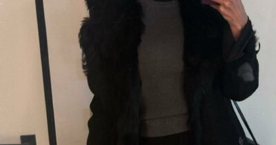 Copertina di Belén Rodríguez fa l’esame di italiano per ottenere la cittadinanza: le foto tra i banchi di scuola con “Notte prima degli esami” in sottofondo