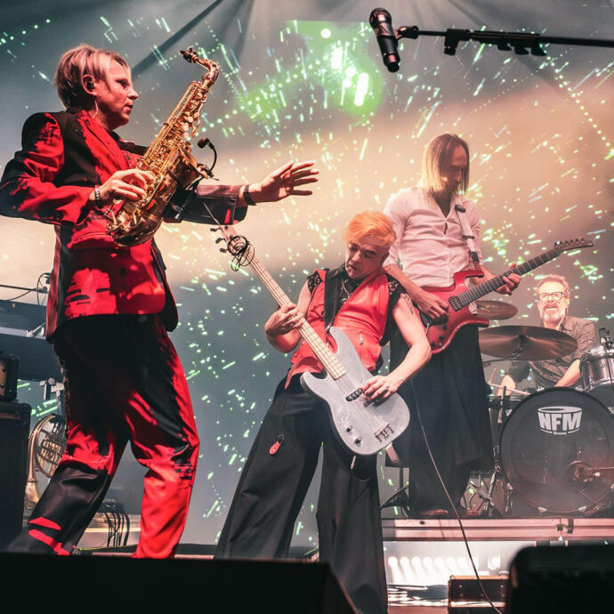 “I ragazzi oggi sono confusi, sbandati, manipolati. I boomer non capiscono una minc**a, noi 50enni siamo i più lucidi. I rettiliani si nascondono o sono brutti o non hanno i cogl***i”: Morgan riaccende i Bluvertigo