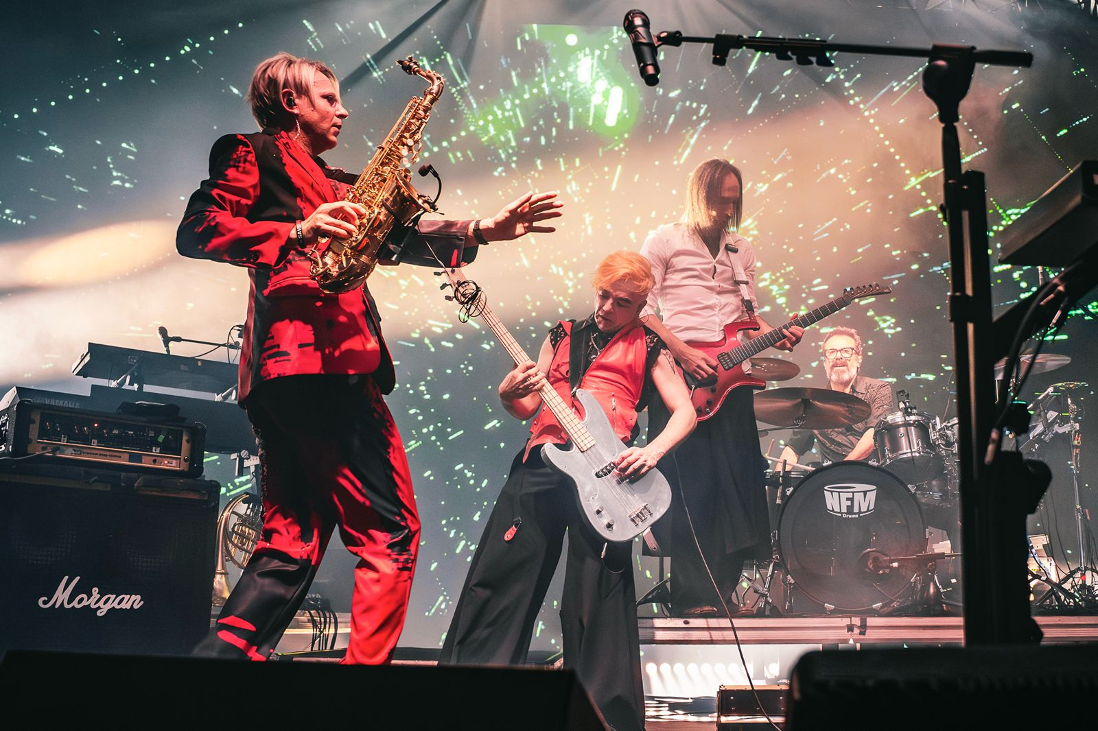 “I ragazzi oggi sono confusi, sbandati, manipolati. I boomer non capiscono una minc**a, noi 50enni siamo i più lucidi. I rettiliani si nascondono o sono brutti o non hanno i cogl***i”: Morgan riaccende i Bluvertigo