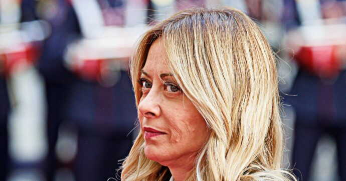 Stretto di Hormuz, oggi Meloni a Parigi: vertice con Macron, Starmer e Merz