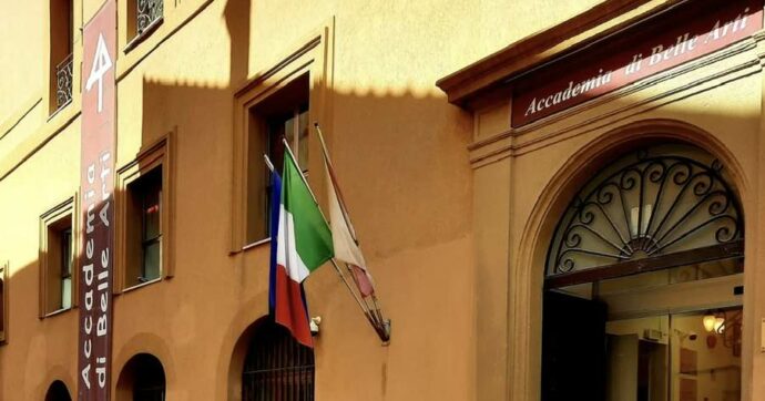 Docenti senza cattedra per i diplomi falsi, a giudizio i vertici dell’Accademia di belle arti di Agrigento