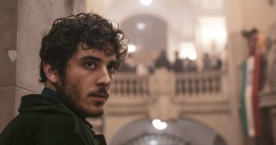 Copertina di D’Annunzio in salsa seriale: “Alla festa della rivoluzione” tra storia e cliché