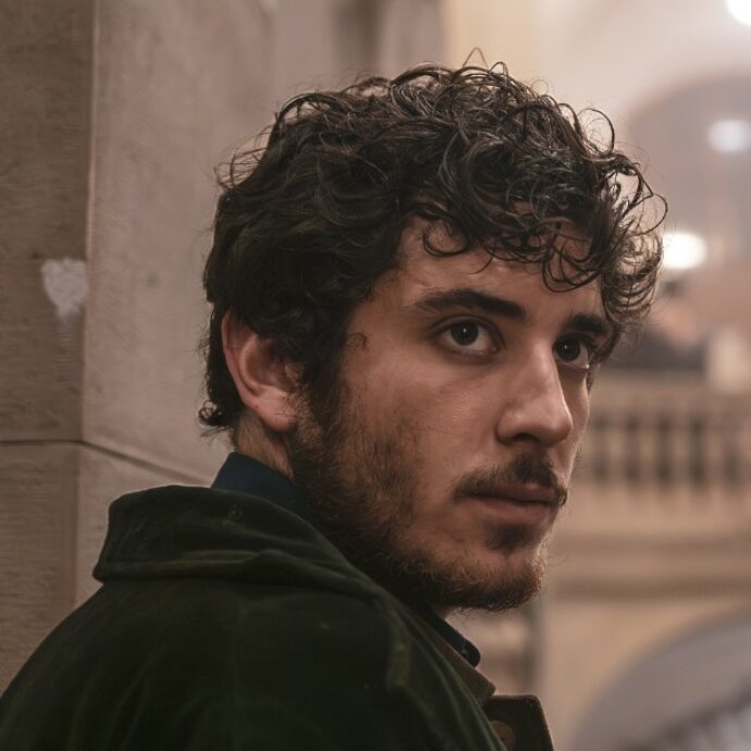 “Sono ancora in piena adrenalina. Mi sono svegliato un po’ di volte queste notti e sento al telefono mia mamma due volte al giorno”: Nicolas Maupas condurrà il Festival di Venezia