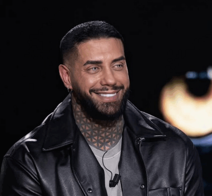 “Non si piaceva, non dormiva la notte. In turchia si è fatto levare i capelli e glieli hanno messi sul viso. Se è stupido? No, pianifica tutto, le cose le fa apposta”: Antonella Fiordelisi su Francesco Chiofalo