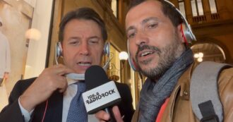 Conte canta "Via del Campo" di De André e dice: "Dal campo largo nasceranno frutti fecondi"