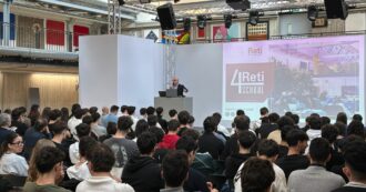 Copertina di Come “hackerare” un’Intelligenza Artificiale: 200 studenti in gara nell’Escape Room del Campus Reti