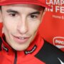 Copertina di Marc Marquez pensa al ritiro? “Guida in modo molto innaturale”: la teoria di Melandri