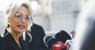 Copertina di Forza Italia, lo sfogo di Confalonieri contro i Berlusconi: “Siamo tornati al ’94”