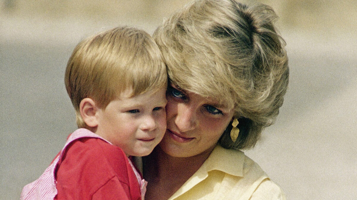 “Ricordiamo mamma mangiando una torta al limone, sia per il suo compleanno che per la sua morte”: il principe Harry svela una “dolce ricorrenza” legata a Lady Diana