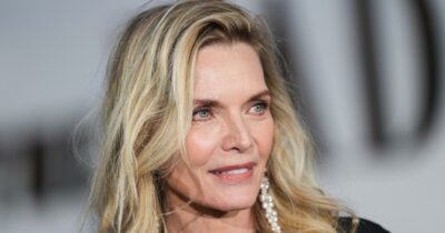 Copertina di “Soffro di insonnia e il mio corpo ama svegliarsi alle due di mattina. In passato ero impaurita, avevo paura di fallire e di quello che la gente avrebbe poi detto e scritto su di me”: così Michelle Pfeiffer