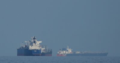 Copertina di Iran: “Chiudiamo di nuovo Hormuz a causa del blocco Usa”. Diverse navi avevano attraversato lo Stretto