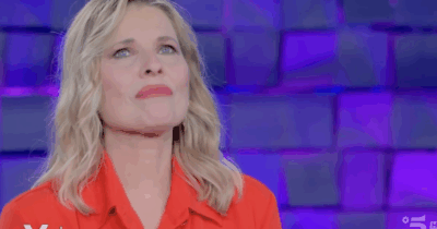 Copertina di “Io mi vergognavo, fu lei a darmi coraggio, a farmi rompere il ghiaccio davanti alle telecamere e a sostenermi”: Laura Freddi si commuove per Enrica Bonaccorti