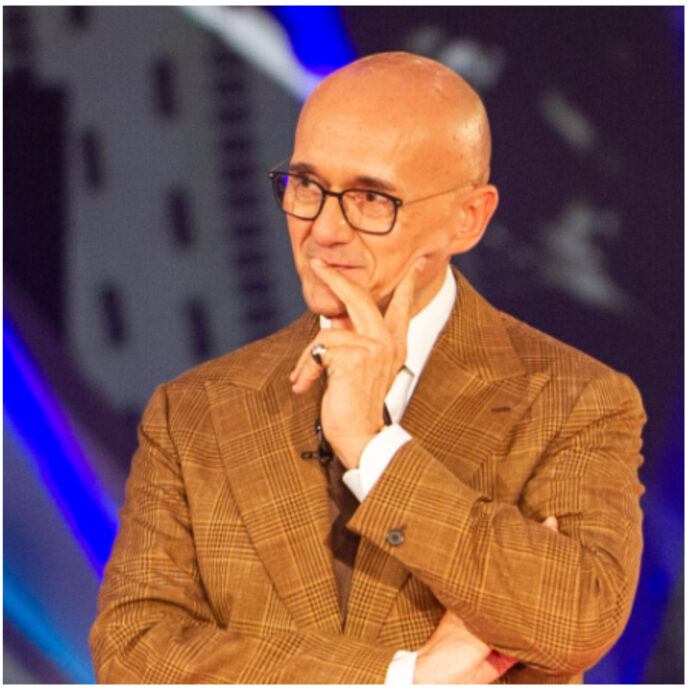 “Da Alfonso Signorini avances, promesse per il Grande Fratello, un tentativo di bacio e un contatto nelle parti intime”: la procura di Roma apre un fascicolo, dopo la denuncia di Vito Coppola