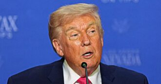 Copertina di Trump torna ad attaccare Leone XIV: “Sta mettendo in pericolo molti cattolici”