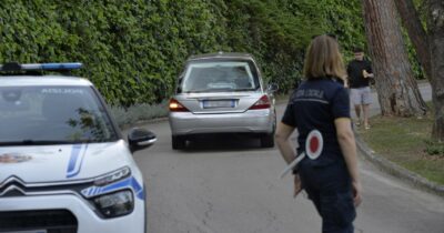 Copertina di Latina, bimbo di 7 anni annega in piscina di un centro termale