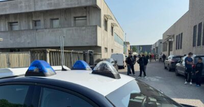 Copertina di Sparatoria al tempio sikh: due vittime