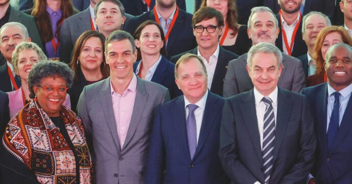 Su energia e guerra, Schlein si aggrappa al “faro” Sánchez