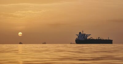 Copertina di Medio oriente, boomerang di Trump: lo Stretto di nuovo “chiuso”, l’Iran spara e il negoziato traballa