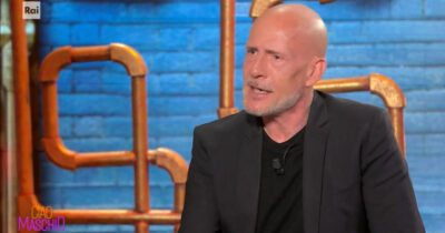 Copertina di “Il mio terrore più grande a Sanremo era andare lungo giù per la scala. Un mese prima mi ero infortunato gravemente al ginocchio”: lo rivela Gianmarco Tognazzi