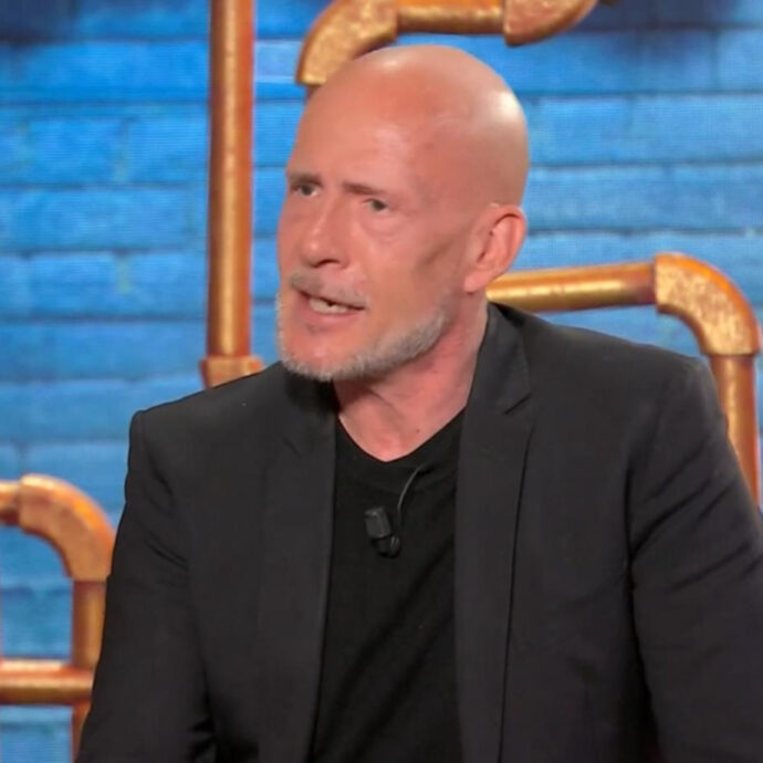 “Il mio terrore più grande a Sanremo era andare lungo giù per la scala. Un mese prima mi ero infortunato gravemente al ginocchio”: lo rivela Gianmarco Tognazzi