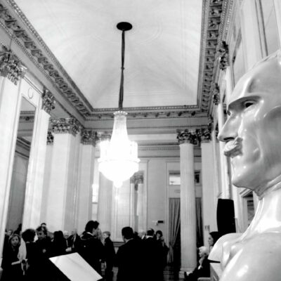 Copertina di “Recomi servire”:  orchestre e teatri, che leccate al Duce