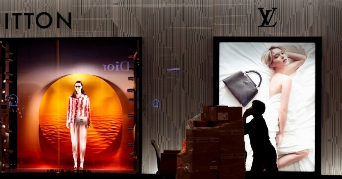 Dopo la crisi, la guerra: il lusso teme il disastro, ricavi giù e troppi debiti