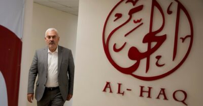 Copertina di Diktat Trump, Macron esegue: porte in faccia all’attivista palestinese