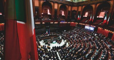 Copertina di Decreto sicurezza, soldi per gli avvocati pro-rimpatri. Ma FI e centristi ci ripensano