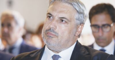 Copertina di I servizi e quei 5,5 milioni alla società ‘amica’: sotto inchiesta l’ex numero 2 Aisi