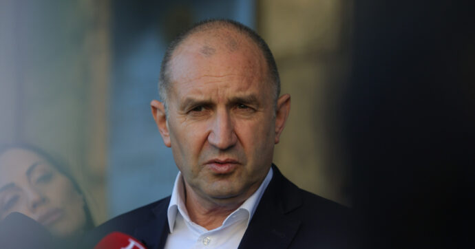 Elezioni Bulgaria, l’ex presidente Radev ha la maggioranza assoluta: un nuovo sostenitore del dialogo con la Russia arriva in Ue