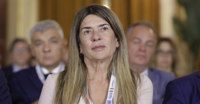 Sicilia, rinviata a giudizio l’assessora Amata (FdI): è accusata di corruzione. Condannata la coimputata