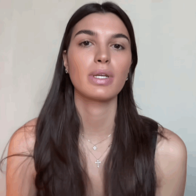 “L’uomo del taxi mi ha telefonato in hotel palesemente eccitato, con una voce viscida. Sono scioccata, questo mondo fa schifo, state attente”: la denuncia dell’ex Miss Italia Francesca Bergesio