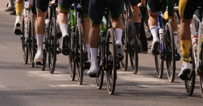 Copertina di Ciclismo, due morti alla Granfondo Torino: colpiti da malori durante la parte finale del percorso