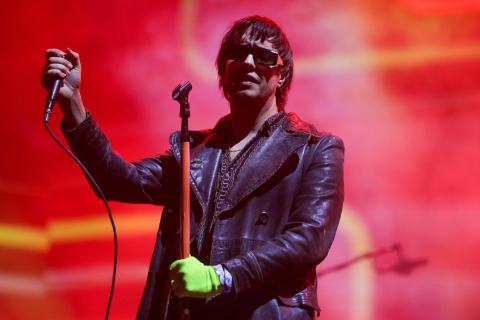 “L’ultima università rimasta in piedi a Gaza”: il set degli Strokes al Coachella è politico. “Da che parte stai?”