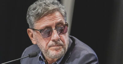 Copertina di Sergio Castellitto: “Bisognerebbe demolire la congregazione dei David di Donatello e poi riparlarne. Cannes? Disinteressato. Non siamo candidati e nemmeno nostro figlio Pietro”
