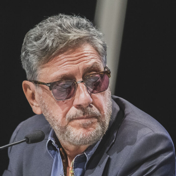 Sergio Castellitto: “Bisognerebbe demolire la congregazione dei David di Donatello e poi riparlarne. Cannes? Disinteressato. Non siamo candidati e nemmeno nostro figlio Pietro”