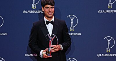 Copertina di “Devo fare un altro esame al polso, Sinner rimarrà numero 1 per un po’ più di tempo”: Alcaraz parla del suo infortunio