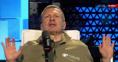 Copertina di Solovyov in tv insulta Giorgia: “È un’idiota, fascista, vergogna della razza umana”