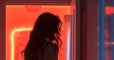 Copertina di Scandalo escort, una è rimasta incinta dopo il sesso con un calciatore: “Ho appena fatto il test”. La ricerca di “ragazze furbe” e dei palloncini di gas