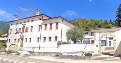 Copertina di Treviso, il sindaco di Tarzo intitola una piazza alle “32mila vittime di errori giudiziari”. Associazioni e opposizione ricorrono al Prefetto